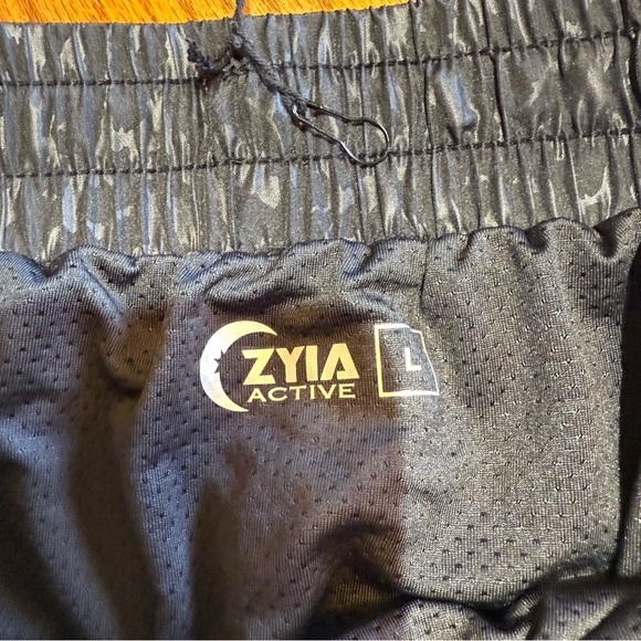 Zyia Black Bomber Shorts Size Large NWT - Picture 4 of 6